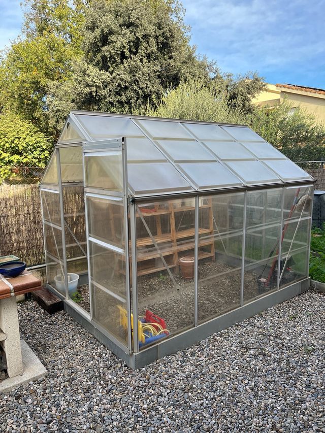 Invernadero de jardín