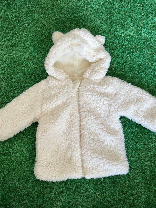 Chaqueta borreguito bebé con capucha