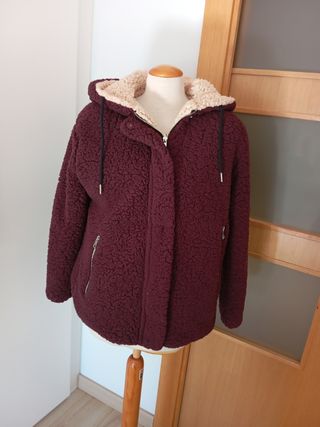 Chaqueta Zara reversible granate y beige XS