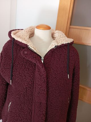 Chaqueta Zara reversible granate y beige XS