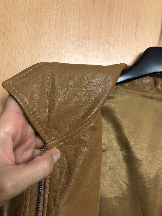 Chaqueta de piel color camel