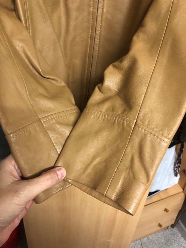 Chaqueta de piel color camel