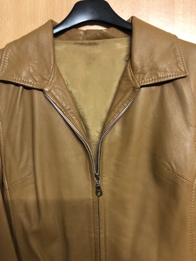 Chaqueta de piel color camel