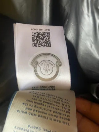 Gilet Moncler nero con cappuccio