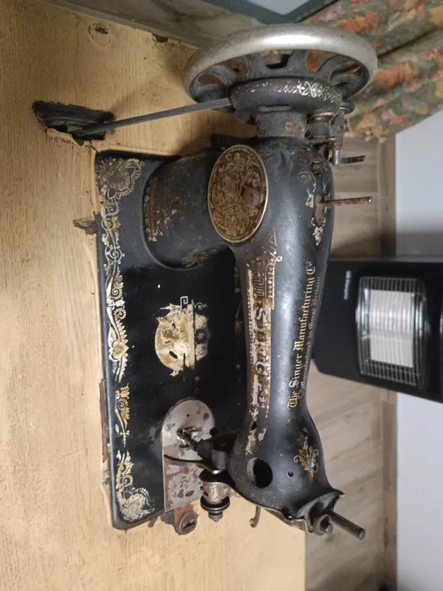 Máquina de coser Singer antigua