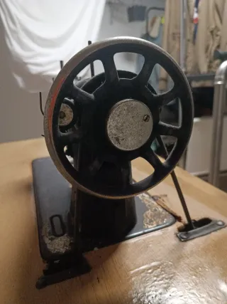 Máquina de coser Singer antigua