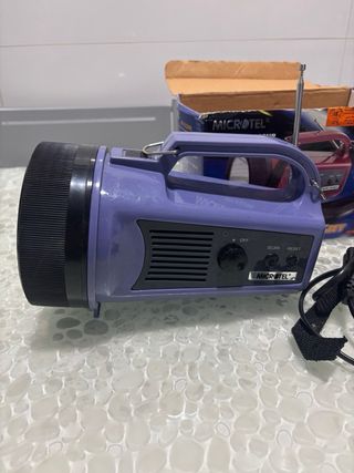 Linterna Radio Microtel MT-622NR 2 en 1