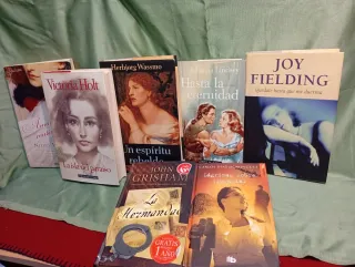 8.lotes de 7 libros cada lote se acen envíos 5 €