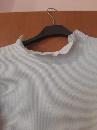 Maglietta bianca con volant