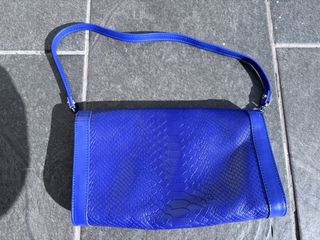 Bolso de mano Longchamp azul.