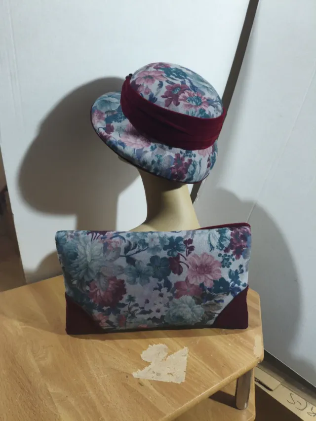 Conjunto Sombrero y Bolso Floral Artesanal