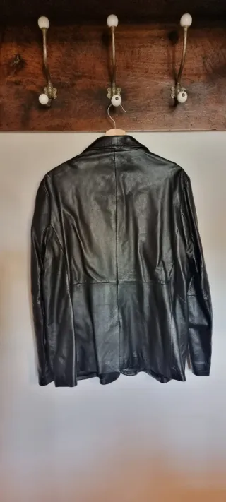 Chaqueta de cuero negra para mujer