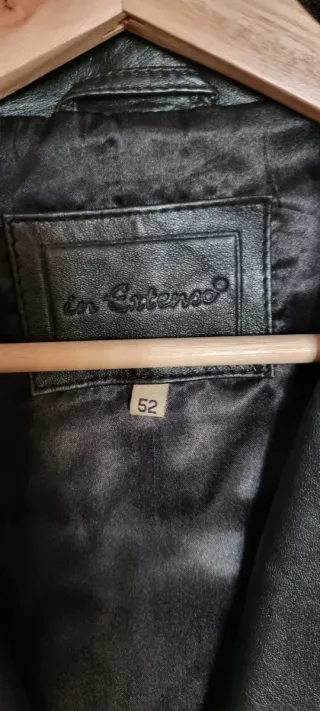 Chaqueta de cuero negra para mujer