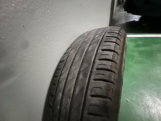 neumáticos en perfecto estado.