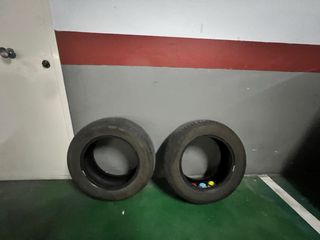 neumáticos en perfecto estado.