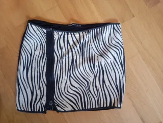 Falda Mini Stradivarius Cebra Talla L