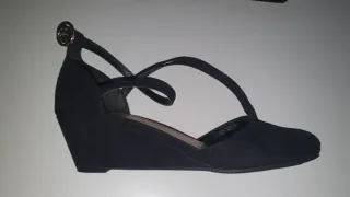 Zapatos Anna Field cuña negros