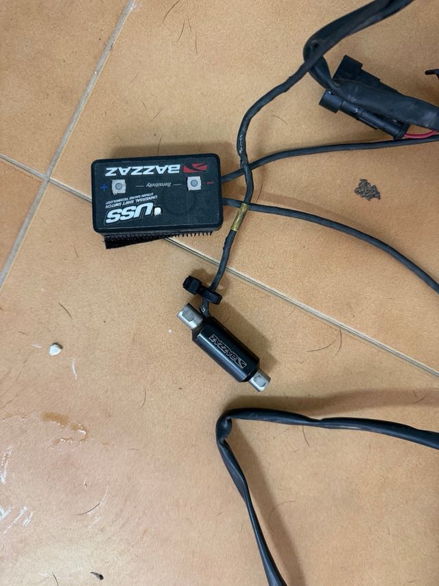 Centralita moto Bazzaz Z-Fi TC+Quickshifter+Arnés