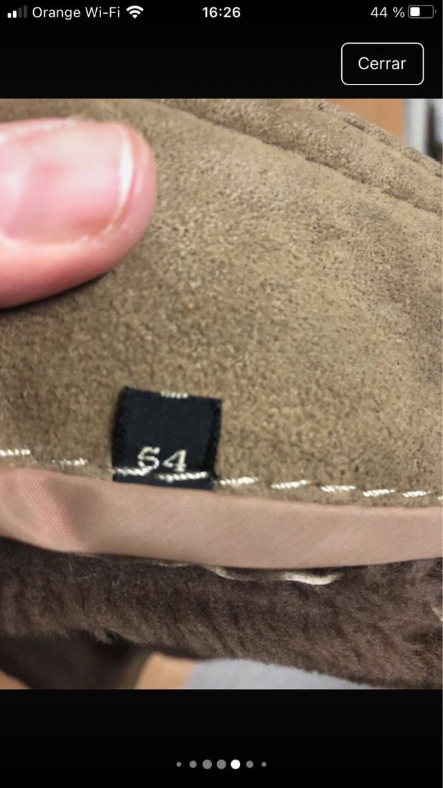 Chaqueta de piel beige y marrón