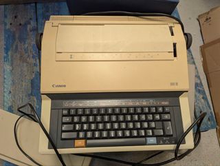 Máquina de escribir Canon ES 5