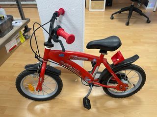 Bicicleta infantil roja las 2