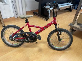 Bicicleta infantil roja las 2