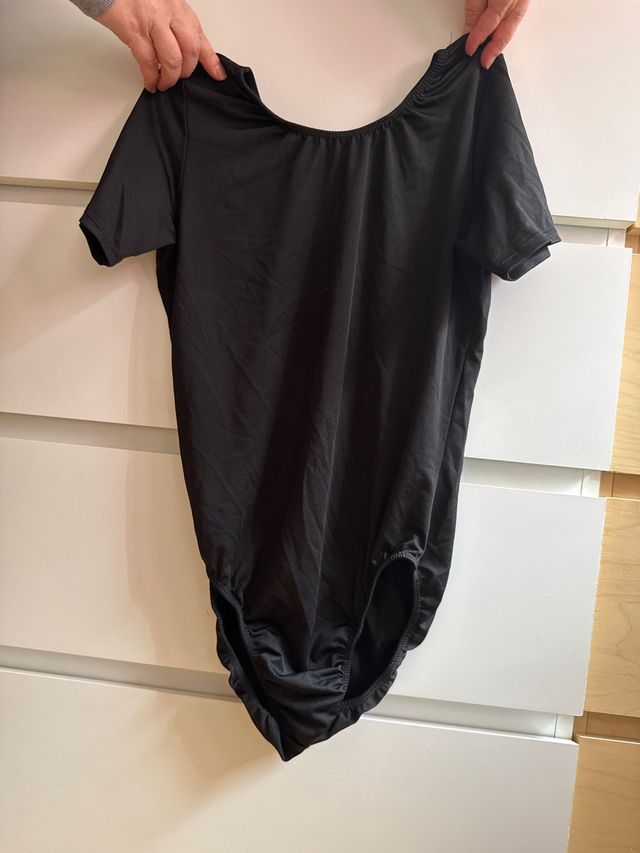 Body negro manga corta