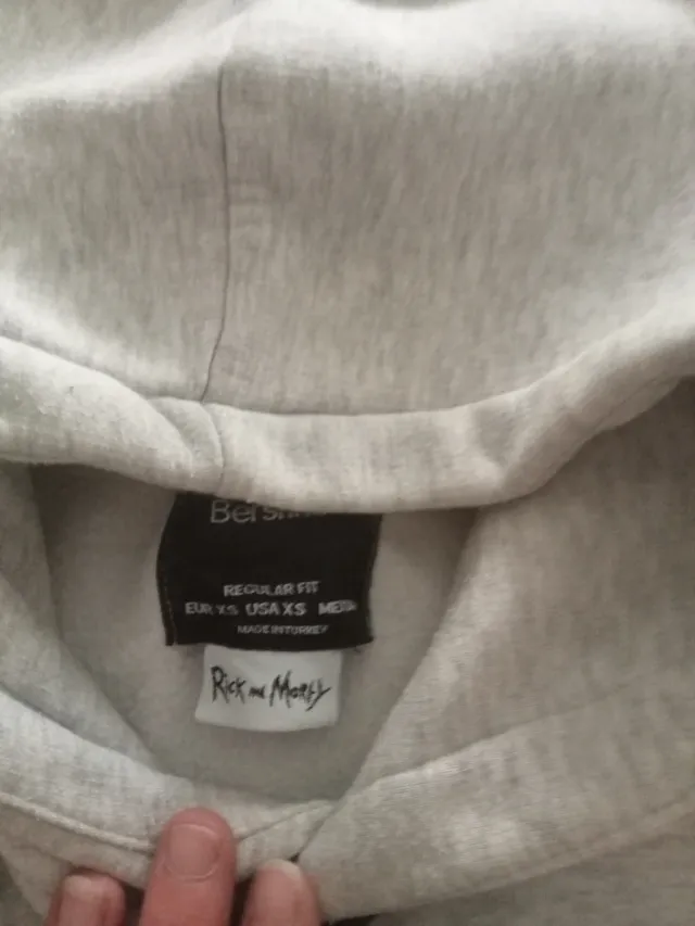 Sudadera Bershka Rick and Morty Gris Talla XS