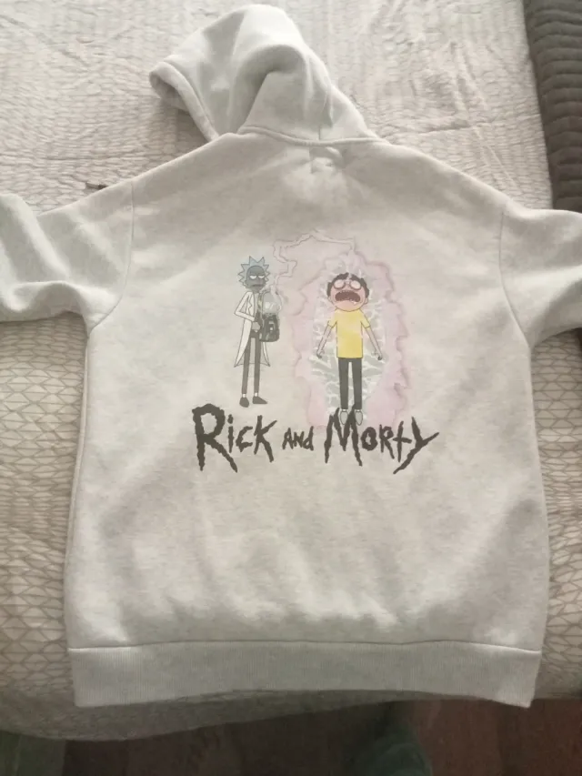 Sudadera Bershka Rick and Morty Gris Talla XS