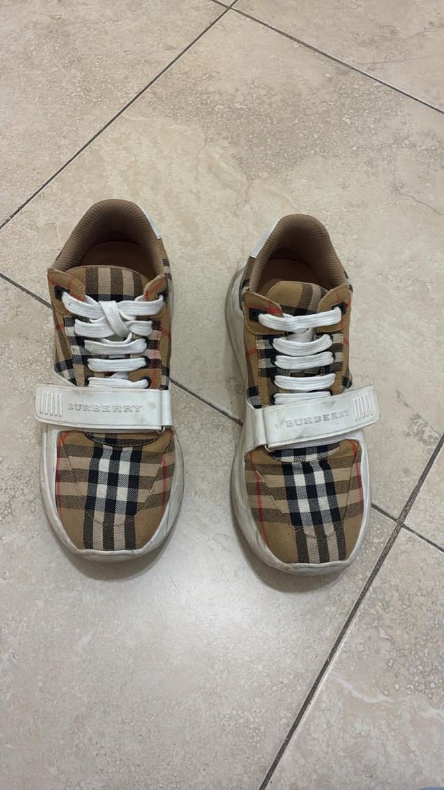 Sneakers Burberry London England