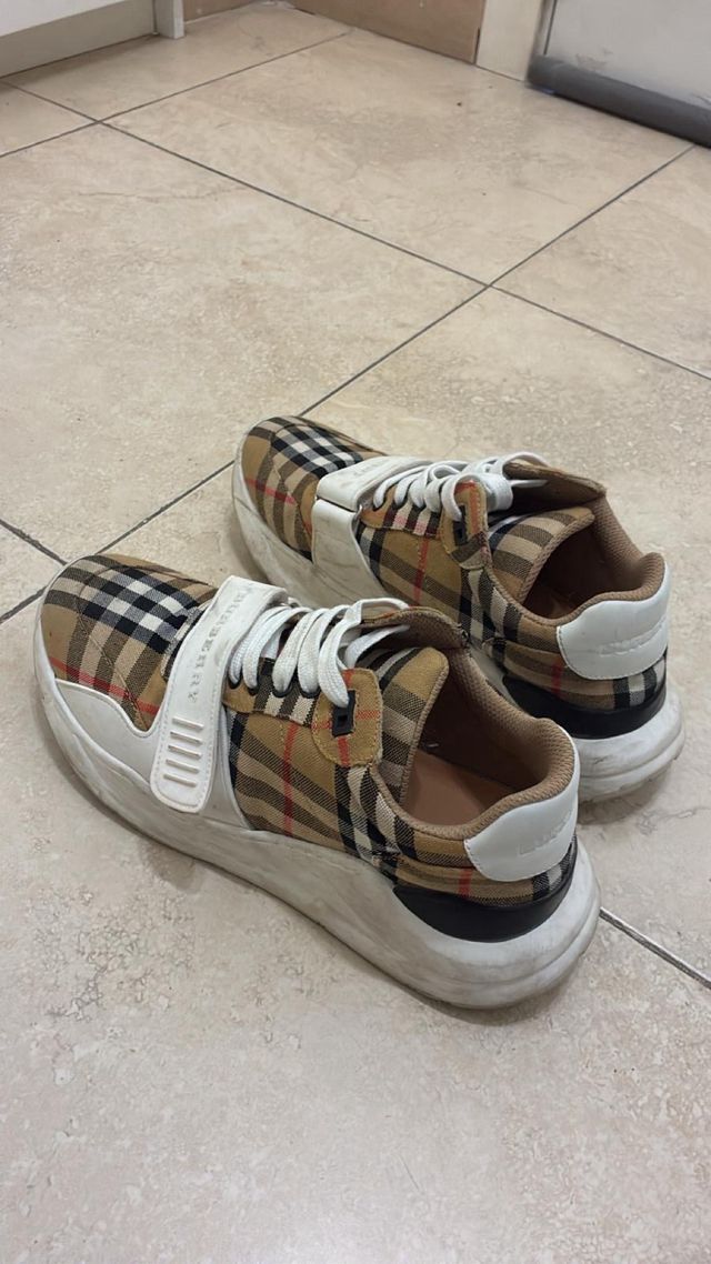 Sneakers Burberry London England