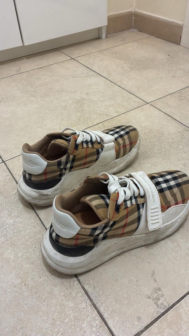 Sneakers Burberry London England