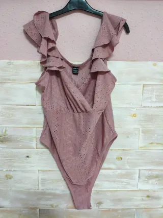 Body SHEIN volantes rosa talla M