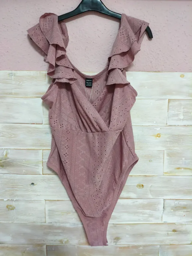 Body SHEIN volantes rosa talla M