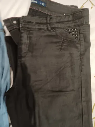 Lote Ropa Variada 18 piezas. Mas 2 vaqueros y mini