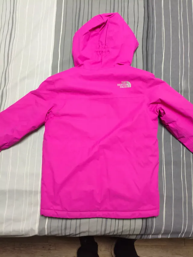 Abrigo The North Face Niña Rosa, talla M junior.