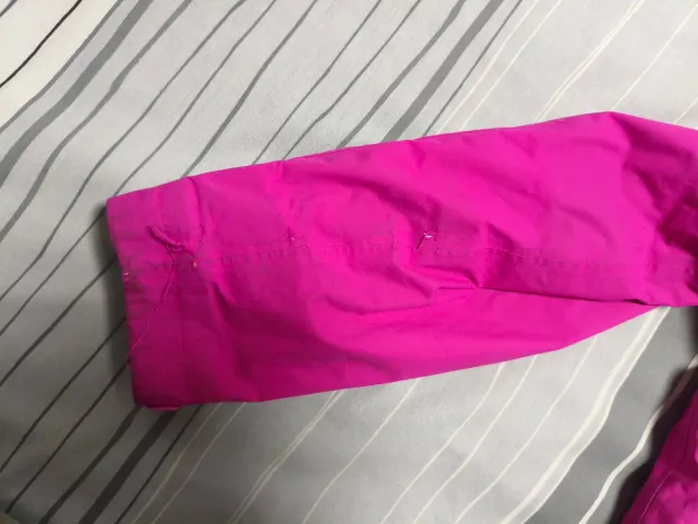 Abrigo The North Face Niña Rosa, talla M junior.