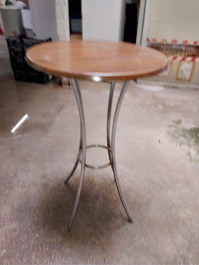 Mesa alta redonda madera y metal