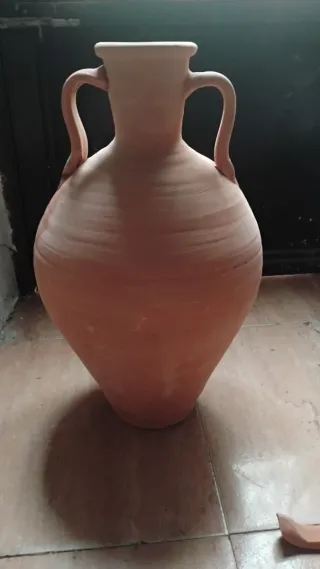 Cántaro de barro con asas