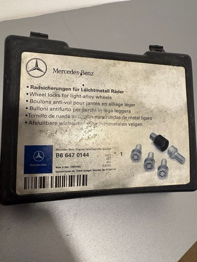 Tornillos antirrobo Mercedes