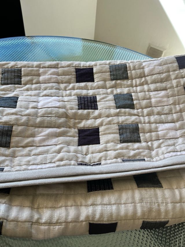 URGE: Colcha acolchada azul y gris reversible