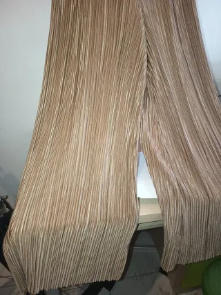 Mono premamá dorado