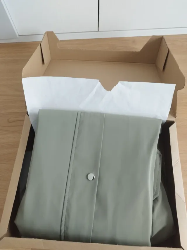 Chubasquero Zara engomado verde Talla XL