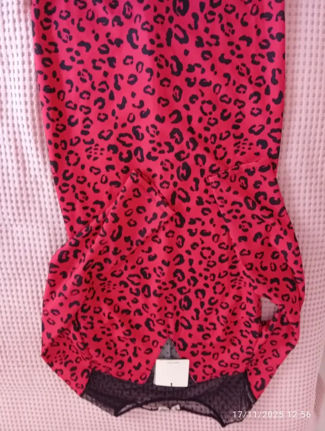 Vestido leopardo rojo con tul negro