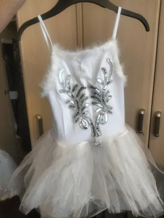 Vestido Ballet Blanco y Plateado.