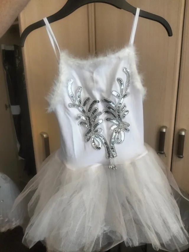 Vestido Ballet Blanco y Plateado.