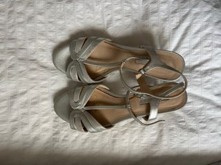 Sandalias tacón plateadas talla 39