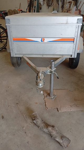 Remolque pequeño LR 300