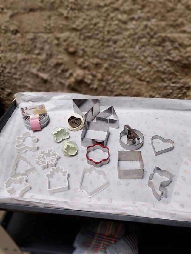 Moldes repostería surtidos metal y plástico