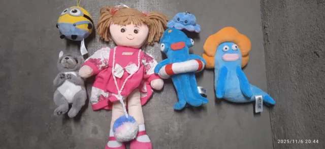 Peluche di vario tipo e genere